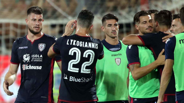 Cagliari 12 08 2018 Presso Sardegna Arena - Incontro di Coppa Italia Cagliari vs Palermo
nella foto: giocatori a fine gara
SILPRESS/ENRICO LOCCI