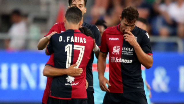 Cagliari 08 08 2018 Presso Sardegna Arena - Amichevole Cagliari vs Altetico Madrid
nella foto: andrea cossu lascia il campo e termina la sua carriera da giocatore
SILPRESS/ENRICO LOCCI