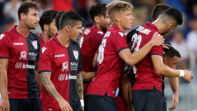 Cagliari 08 08 2018 Presso Sardegna Arena - Amichevole Cagliari vs Altetico Madrid
nella foto: andrea cossu lascia il campo e termina la sua carriera da giocatore
SILPRESS/ENRICO LOCCI