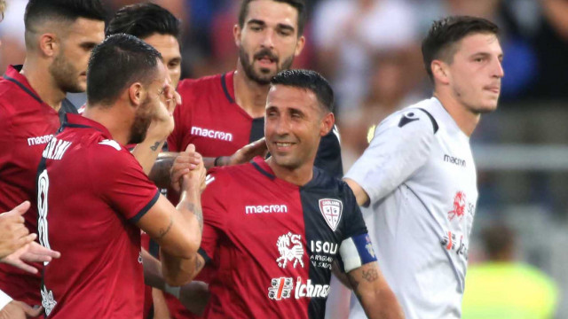 Cagliari 08 08 2018 Presso Sardegna Arena - Amichevole Cagliari vs Altetico Madrid
nella foto: andrea cossu lascia il campo e termina la sua carriera da giocatore
SILPRESS/ENRICO LOCCI