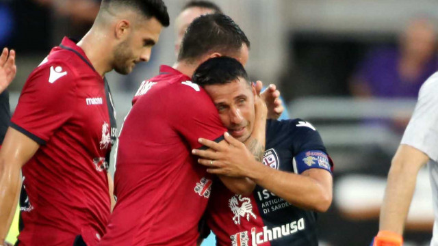 Cagliari 08 08 2018 Presso Sardegna Arena - Amichevole Cagliari vs Altetico Madrid
nella foto: andrea cossu lascia il campo e termina la sua carriera da giocatore
SILPRESS/ENRICO LOCCI