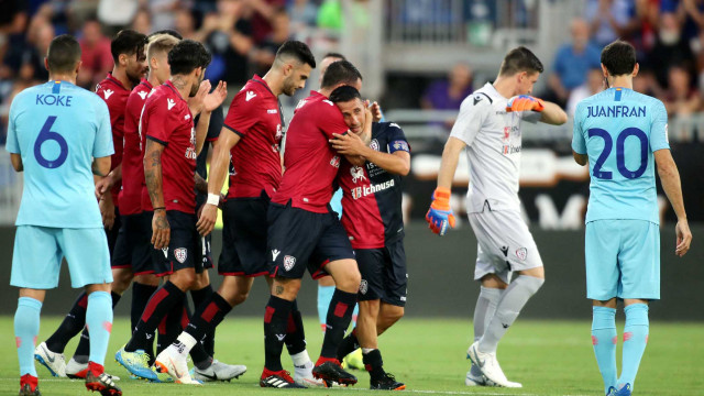 Cagliari 08 08 2018 Presso Sardegna Arena - Amichevole Cagliari vs Altetico Madrid
nella foto: andrea cossu lascia il campo e termina la sua carriera da giocatore
SILPRESS/ENRICO LOCCI