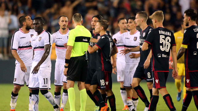 Cagliari 12 08 2018 Presso Sardegna Arena - Incontro di Coppa Italia Cagliari vs Palermo
nella foto: giocatori a fine gara
SILPRESS/ENRICO LOCCI