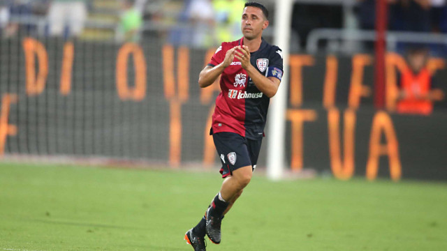 Cagliari 08 08 2018 Presso Sardegna Arena - Amichevole Cagliari vs Altetico Madrid
nella foto: andrea cossu lascia il campo e termina la sua carriera da giocatore
SILPRESS/ENRICO LOCCI