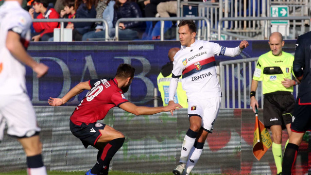 Cagliari 24 12 08 2018 Presso Stadio Sardegna Arena - Campionato serie A tim incontro Cagliari vs Genoa
nella foto: Leonardo Pavoletti e domenico criscito
SILPRESS/ENRICO LOCCI