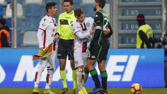 REGGIO EMILIA, ITALIA, 26-01-19 - 21° GIORNATA DI CAMPIONATO SERIE A TIM - MAPEI STADIUN, SASSUOLO VS CAGLIARI,BY CASTALDI, NELLA FOTO: NICOLO' BARELLA FERMA DOMENICO BERARDI CHE LITIGA CON DIEGO FARIAS