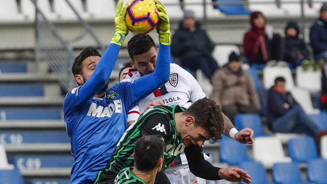REGGIO EMILIA, ITALIA, 26-01-19 - 21° GIORNATA DI CAMPIONATO SERIE A TIM - MAPEI STADIUN, SASSUOLO VS CAGLIARI,BY CASTALDI, NELLA FOTO: PARATA DI ANDREA CONSIGLI SU PAOLO FARAGO'