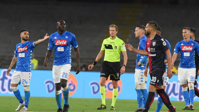NAPOLI-CAGLIARI 05-05-2019 DISCUSSIONE FRA LORENZO INSIGNE E LEONARDO PAVOLETTI. SILPRESS