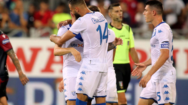 Cagliari 25 08 2019 Presso Stadio Sardegna Arena - Campionato serie A Tim 2019-20 incontro Cagliari vs Brescia
nella foto: giocatori a fine gara
SILPRESS/ENRICO LOCCI