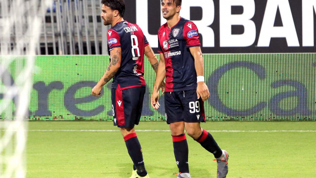 Cagliari 20 09 2019 Presso Stadio Sardegna Arena - Campionato serie A Tim 2019-20 incontro Cagliari vs Genoa
nella foto: esultanza di giovanni simeone del cagliari
SILPRESS/ENRICO LOCCI