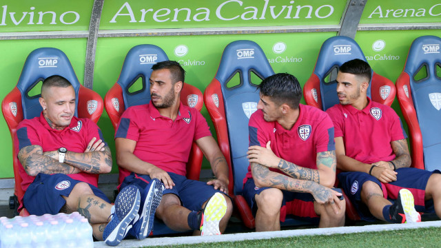 Cagliari 29 09 2019 Presso Stadio Sardegna Arena - Campionato serie A Tim 2019-20 incontro Cagliari vs Hellas Verona
nella foto:Radja Nainggolan , ragatzu, deiola e pinna
SILPRESS/ENRICO LOCCI
