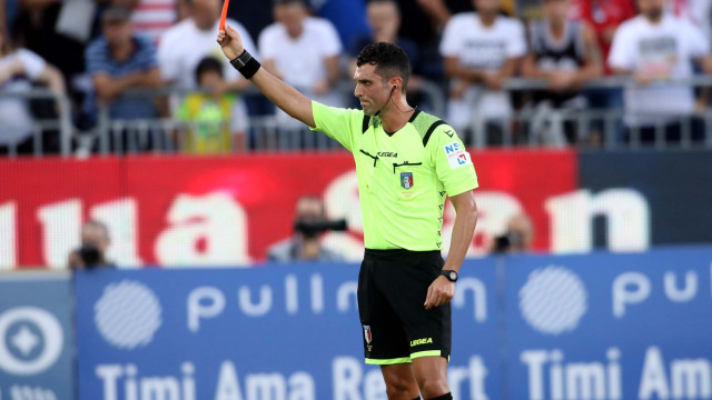 Cagliari 29 09 2019 Presso Stadio Sardegna Arena - Campionato serie A Tim 2019-20 incontro Cagliari vs Hellas Verona
nella foto: espulsione di carli
SILPRESS/ENRICO LOCCI