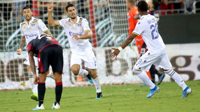 Cagliari 29 09 2019 Presso Stadio Sardegna Arena - Campionato serie A Tim 2019-20 incontro Cagliari vs Hellas Verona
nella foto: esultanza di Davide Faraoni dell'hellas verona
SILPRESS/ENRICO LOCCI
