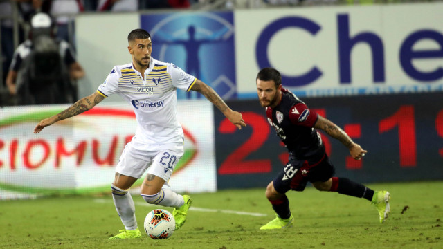 Cagliari 29 09 2019 Presso Stadio Sardegna Arena - Campionato serie A Tim 2019-20 incontro Cagliari vs Hellas Verona
nella foto: Nahitan Nandez e mattia zacchagni
SILPRESS/ENRICO LOCCI