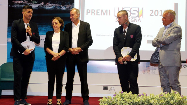 Cagliari 10 09 2019 Presso Aeroporto Elmas - consegna premi ussi
nella foto: genitori di astori simeone e naiggolan
SILPRESS/ENRICO LOCCI