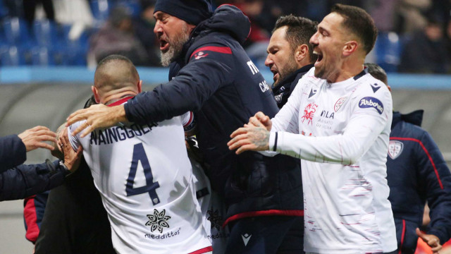 REGGIO EMILIA 8 / Dicembre /2019 15 GIORNATA CAMPIONATO SERIE A TIM 19-20
SASSUOLO - CAGLIARI
foto MORONI - SILPRESS
nella Foto DANIELE RAGATZU. ESULTANZA GOAL 2-2