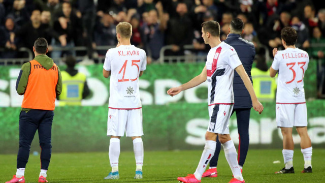 Cagliari 16 02 2020 Presso Stadio Sardegna Arena - Campionato serie A Tim 2019-20 incontro Cagliari vs Napoli
nella foto: i giocatori del cagliari delusi a fine gara
SILPRESS/ENRICO LOCCI
