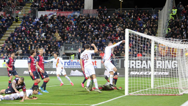 Cagliari 01 03 2020 Presso Stadio Sardegna Arena - Campionato serie A Tim 2019-20 incontro Cagliari vs Roma
nella foto:gol di Aleksandar Kolarov della roma
SILPRESS/ENRICO LOCCI