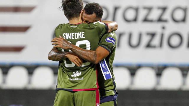 FERRARA - ITALY, 23-06-20 — 27° GIORNATA DI CAMPIONATO SERIE A TIM — STADIO PAOLO MAZZA — SPAL VS CAGLIARI — SILPRESS FOTO DI CASTALDI, NELLA FOTO: JOAO PEDRO (CAGLIARI) ESULTANZA GOAL DI GIOVANNI SIMEONE (CAGLIARI)