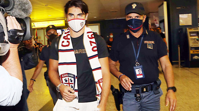 Elmas (CA) - 10 09 2020 Presso Aeroporto di ELmas (CA) - arrivo nuovo giocatore del Cagliari Riccardo Sottil
nella foto: Riccardo Sottil
SILPRESS/ENRICO LOCCI
