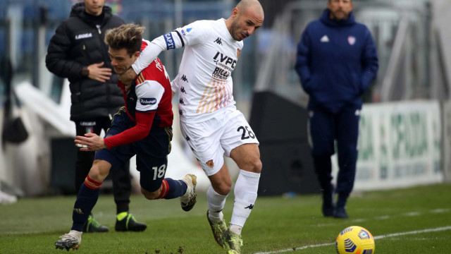 Cagliari 06 01 2021 Presso Stadio Sardegna Arena - Campionato seire A tim - Cagliari vs Benevento
nella foto: Nahitan Nandez e Pasquale Schiattarella
SILPRESS/ENRICO LOCCI