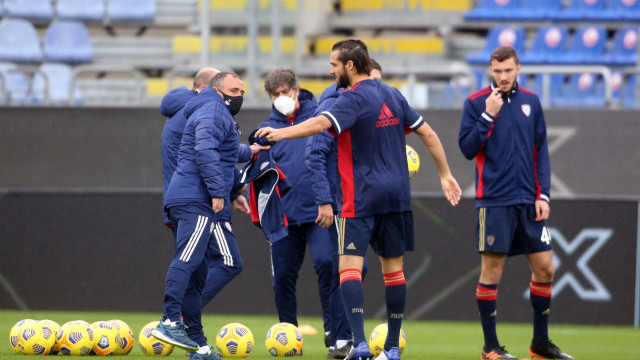 Cagliari 06 01 2021 Presso Stadio Sardegna Arena - Campionato seire A tim - Cagliari vs Benevento
nella foto: i giocatori del cagliari in riscaldamento
SILPRESS/ENRICO LOCCI