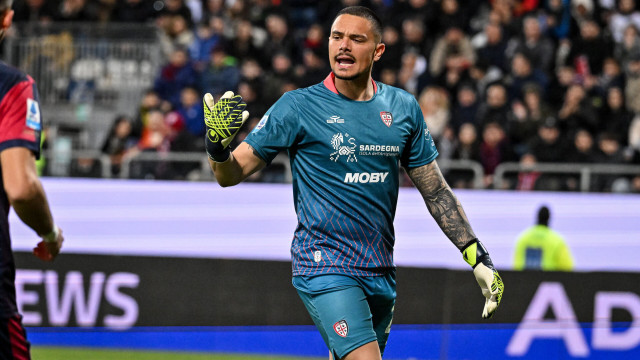 Elia Caprile of Cagliari Calcio during Cagliari Calcio vs Juventus FC, Italian soccer Serie A match in Cagliari, Italy, February 23 2025