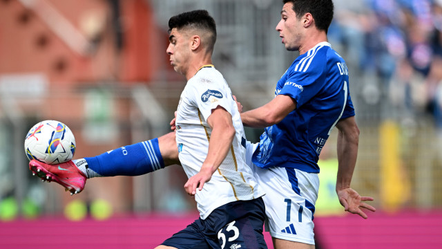 Cm Como 10/05/2025 - campionato di calcio serie A / Como-Cagliari / foto Cristiano Mazzi/Image Sport
nella foto: Adam Obert-Tasos Douvikas