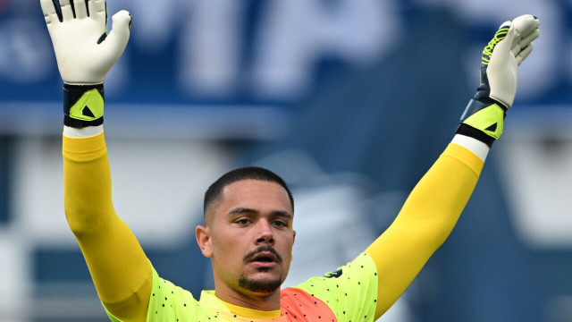 Cm Como 10/05/2025 - campionato di calcio serie A / Como-Cagliari / foto Cristiano Mazzi/Image Sport
nella foto: Elia Caprile