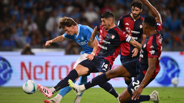 Dc Napoli 30/08/2025 - campionato di calcio serie A / Napoli-Cagliari / foto Domenico Cippitelli/Image Sport
nella foto: Kevin de Bruyne-Alessandro Deiola