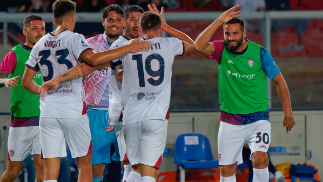 Andrea Belotti of Cagliari Calcio celebrates after scoring a goal with teammates during US Lecce vs Cagliari Calcio, Italian soccer Serie A match in Lecce, Italy, September 19 2025
