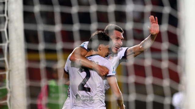 Ci Lecce 19/09/2025 - campionato di calcio serie A / Lecce-Cagliari / foto Carmelo Imbesi/Image Sport
nella foto: esultanza gol Andrea Belotti