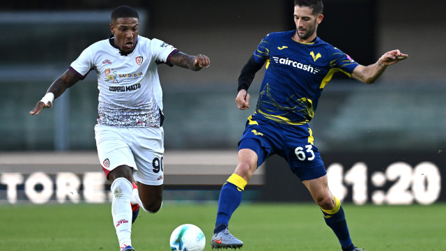 Db Verona 26/10/2025 - campionato di calcio serie A / Hellas Verona-Cagliari / foto Daniele Buffa/Image Sport
nella foto: Michael Folorunsho-Roberto Gagliardini