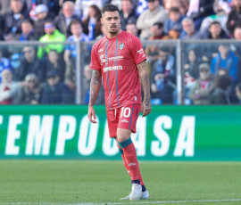 Mandatory Credit: Photo by Fabrizio Andrea Bertani/Pacific Press/Shutterstock (15722516t)
Italy, Como, 2025 11 08: Gianluca Gaetano (Cagliari) waiting for a goalkeeper-throw in the first half during soccer game Como 1907 vs Cagliari Calcio, Serie A Enilive 2025-2026 day 11 at Sinigaglia Stadium
Italy, Como, 2025 11 08: Como 1907 vs Cagliari Calcio, Serie A EniLive
2025/2026 day 11 at Sinigaglia Stadium.
Como 1907 vs Cagliari Calcio, Italy - 08 Nov 2025
