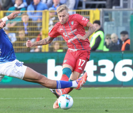 Mandatory Credit: Photo by Fabrizio Andrea Bertani/Pacific Press/Shutterstock (15722516z)
Italy, Como, 2025 11 08: Mattia Felici (Cagliari) shots on goal by right foot in the first half during soccer game Como 1907 vs Cagliari Calcio, Serie A Enilive 2025-2026 day 11 at Sinigaglia Stadium
Italy, Como, 2025 11 08: Como 1907 vs Cagliari Calcio, Serie A EniLive
2025/2026 day 11 at Sinigaglia Stadium.
Como 1907 vs Cagliari Calcio, Italy - 08 Nov 2025