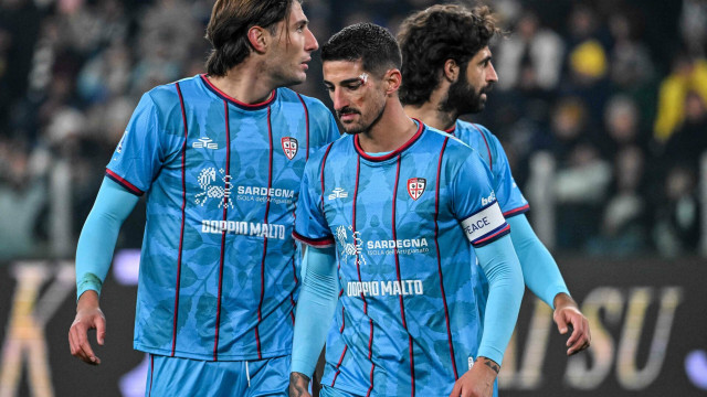 Alessandro Deiola of Cagliari Calcio during Juventus FC vs Cagliari Calcio, Italian soccer Serie A match in Turin, Italy, November 29 2025