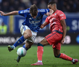 Mg Como 08/11/2025 - campionato di calcio serie A / Como-Cagliari / foto Matteo Gribaudi/Image Sport
nella foto: Nico Paz-Riyad Idrissi