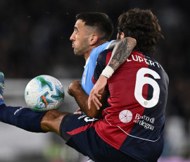 As Roma 03/11/2025 - campionato di calcio serie A / Lazio-Cagliari / foto Antonello Sammarco/Image Sport
nella foto: Matias Vecino-Sebastiano Luperto