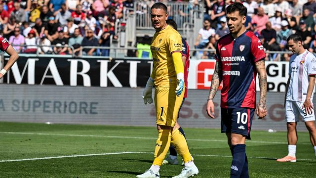 Elia Caprile of Cagliari Calcio during Cagliari Calcio vs US Cremonese, Italian soccer Serie A match in Cagliari, Italy, April 11 2026