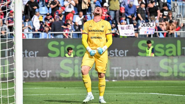 Elia Caprile of Cagliari Calcio during Cagliari Calcio vs US Cremonese, Italian soccer Serie A match in Cagliari, Italy, April 11 2026