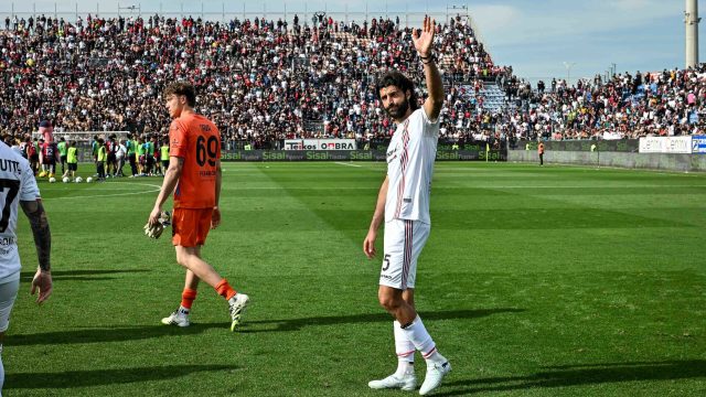 Team US Cremonese, Ritratto, Delusione, Delusion, Postgame, during Cagliari Calcio vs US Cremonese, Italian soccer Serie A match in Cagliari, Italy, April 11 2026