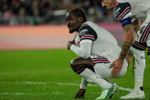 IPA90255410 - M'Bala Nzola of Cagliari Calcio during AS Roma vs Cagliari Calcio, Italian soccer Serie A match in Rome, Italy, October 27 2026