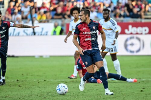 Harry Winks of Cagliari Calcio during Cagliari Calcio vs US Lecce, Italian soccer Serie A match in Cagliari, Italy, September 07 2026