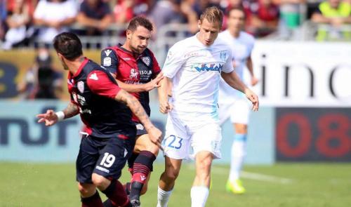 Cagliari (CA) 24 08 2017 Campionato Serie A TIM incontro Cagliari - Chievo Verona Nella foto:   Artur Ionita e birsa valter SILPRESS/ENRICO LOCCI
