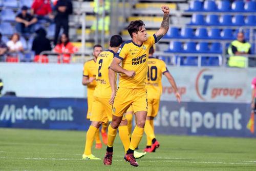 Cagliari (CA) 05 11  2017 Campionato Serie A TIM incontro Cagliari -   Hellas Verona Nella foto:  esultanza di     Bruno zuculini    del verona SILPRESS/ENRICO LOCCI