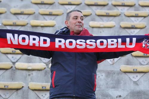 03- 12 - 2017 BOLOGNA - CAGLIARI CAMPIONATO SERIE A TIM 2017 -18 SILVER PRESS  PH ALBERTO MARIANI . NELLA FOTO -TIFOSI IN TRASFERTA A BOLOGNA