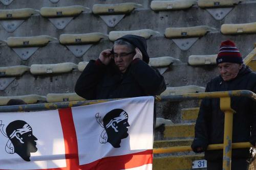 03- 12 - 2017 BOLOGNA - CAGLIARI CAMPIONATO SERIE A TIM 2017 -18 SILVER PRESS  PH ALBERTO MARIANI . NELLA FOTO -TIFOSI IN TRASFERTA A BOLOGNA