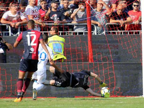 Cagliari (CA) 24 08 2017 Campionato Serie A TIM incontro Cagliari - Chievo Verona Nella foto:  gol di  inglese roberto         del chievo SILPRESS/ENRICO LOCCI