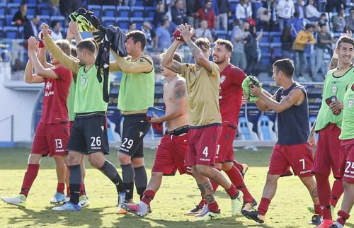 FERRARA, ITALIA, 17-09-17 - 4° GIORNATA DI CAMPIONATO SERIE A TIM ALLO STADIO PAOLO MAZZA: SPAL VS CAGLIARI, NELLA FOTO: Cagliari squadra festeggia