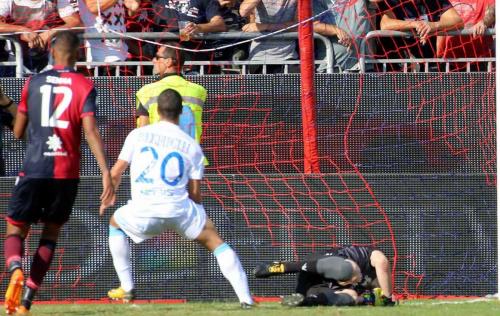 Cagliari (CA) 24 08 2017 Campionato Serie A TIM incontro Cagliari - Chievo Verona Nella foto:  gol di  inglese roberto         del chievo SILPRESS/ENRICO LOCCI